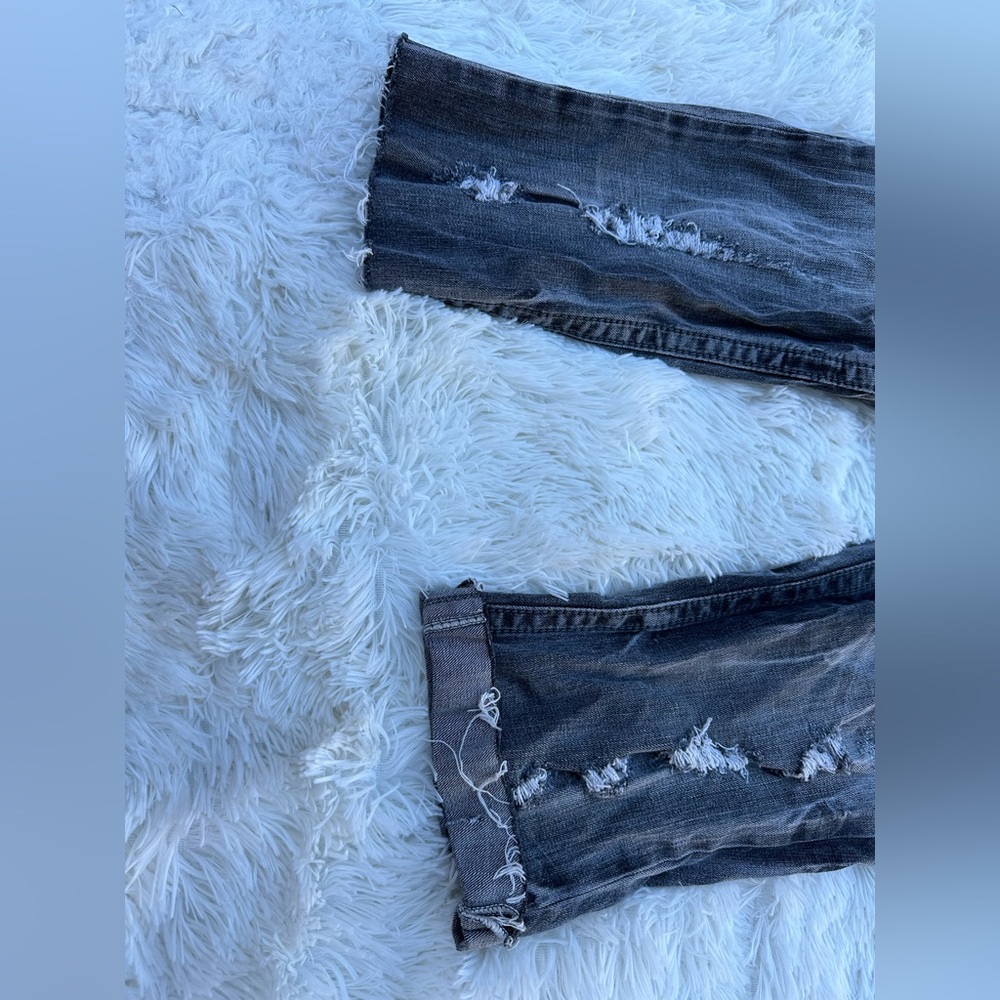 Miss Me Capri Jeans - Picture 2 of 5